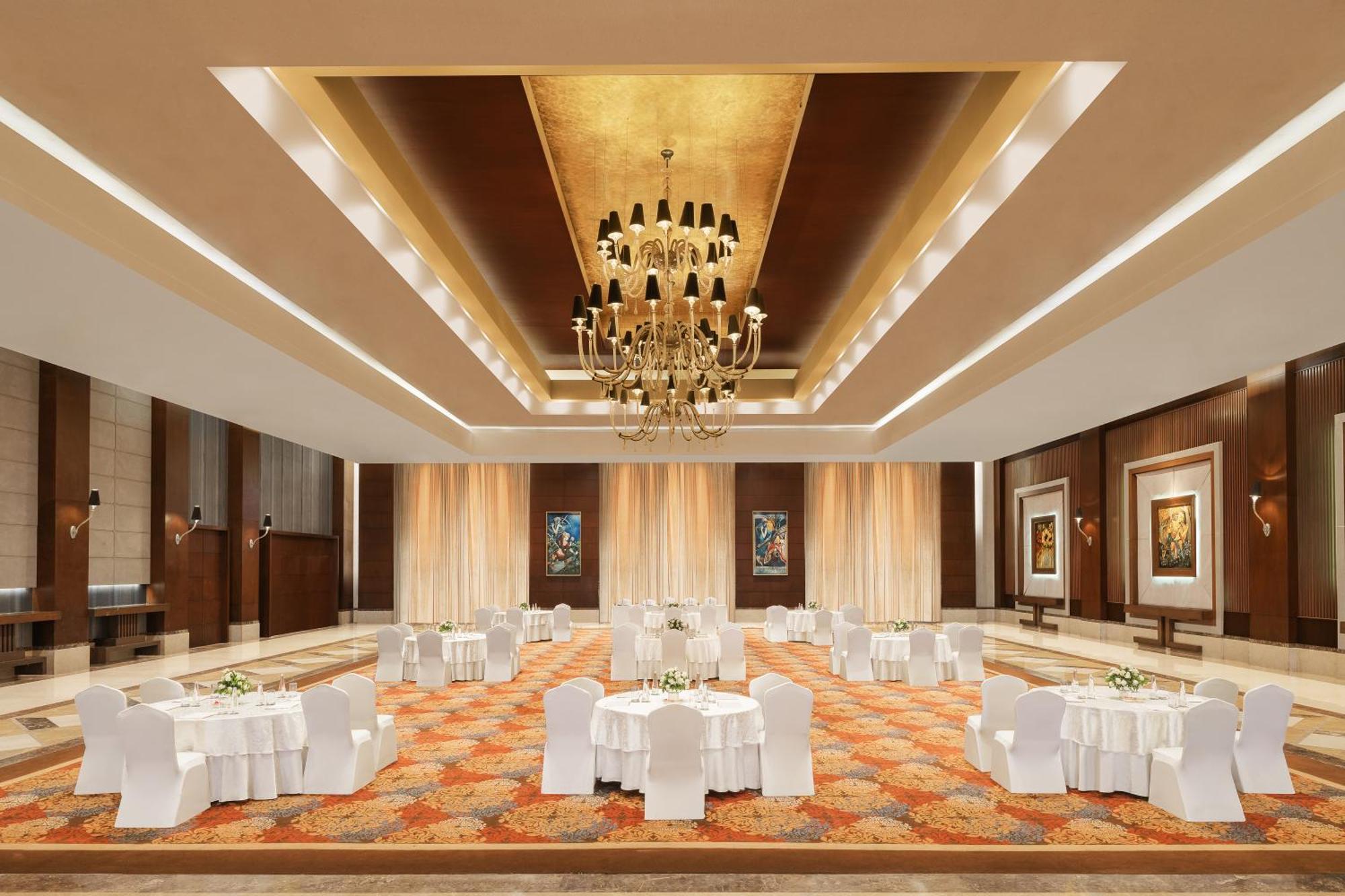 होटल Sheraton Grand Palace 5*