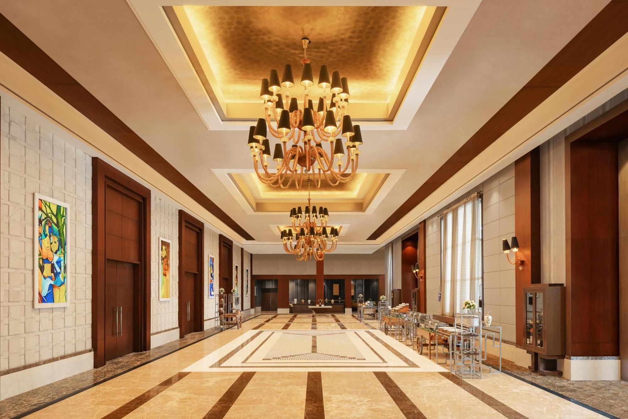 होटल Sheraton Grand Palace 5*