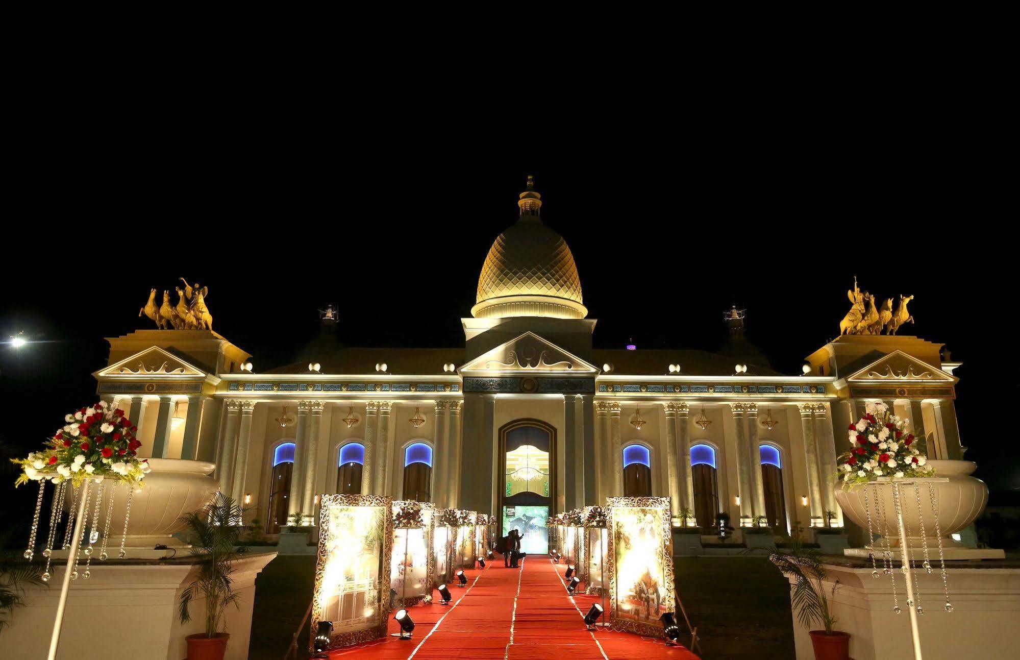 होटल Sheraton Grand Palace